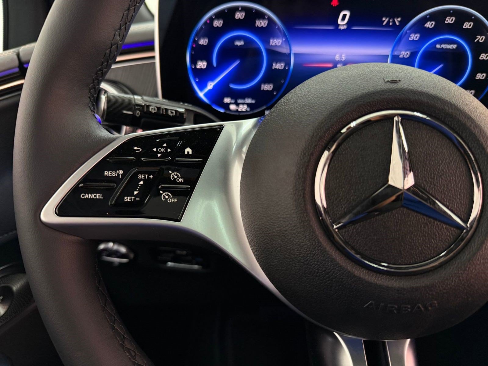 New 2026 Mercedes-Benz EQE 320 4MATIC SUV image 15