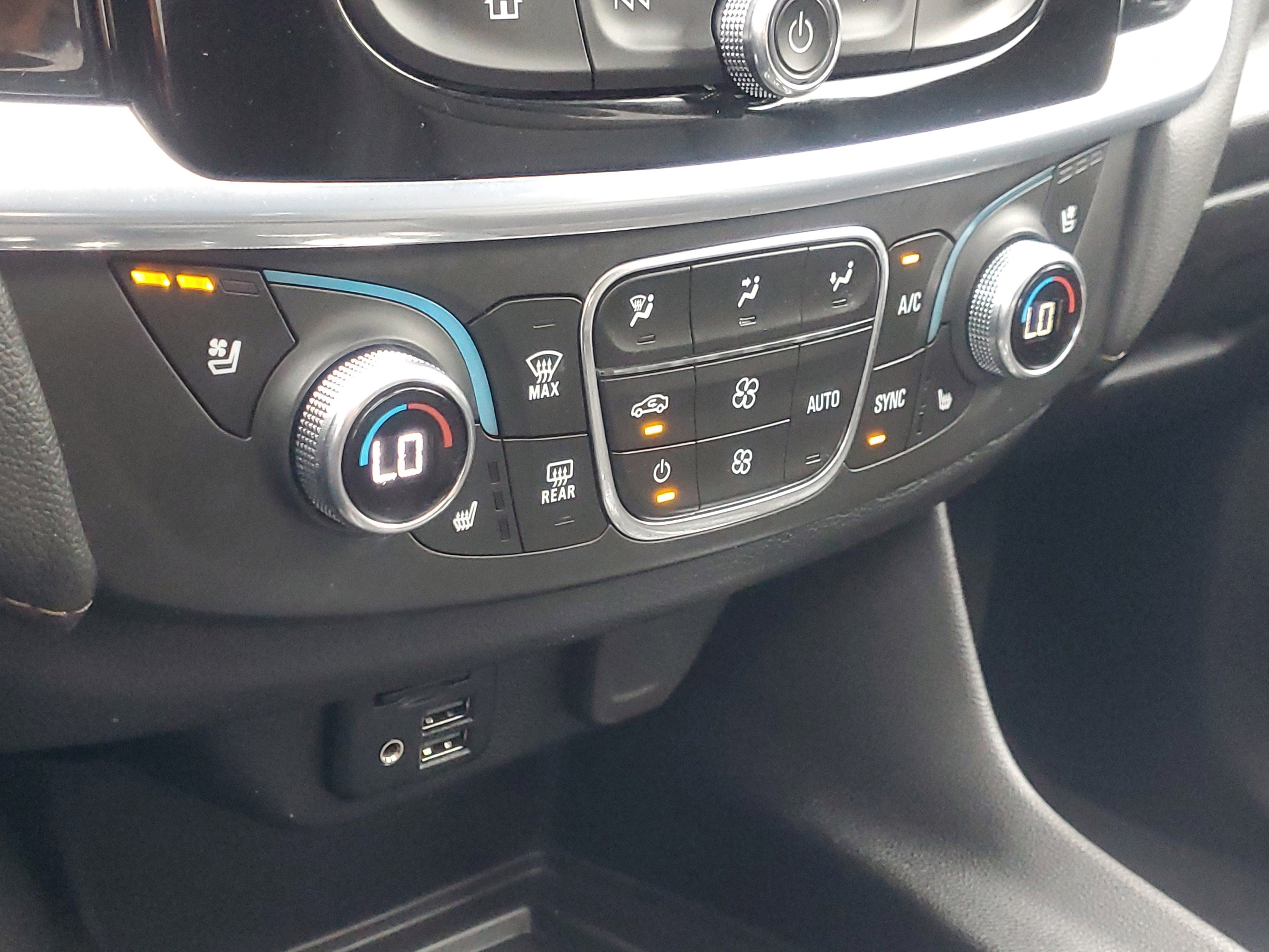 Used 2023 Chevrolet Traverse High Country image 29