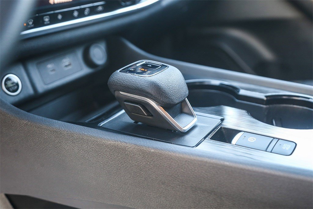 Used 2023 Nissan Rogue SV image 21