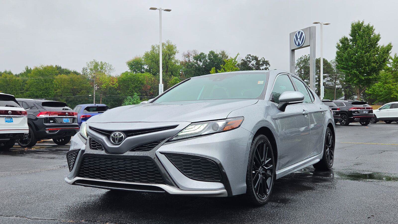 Used 2024 Toyota Camry XSE FWD image 6