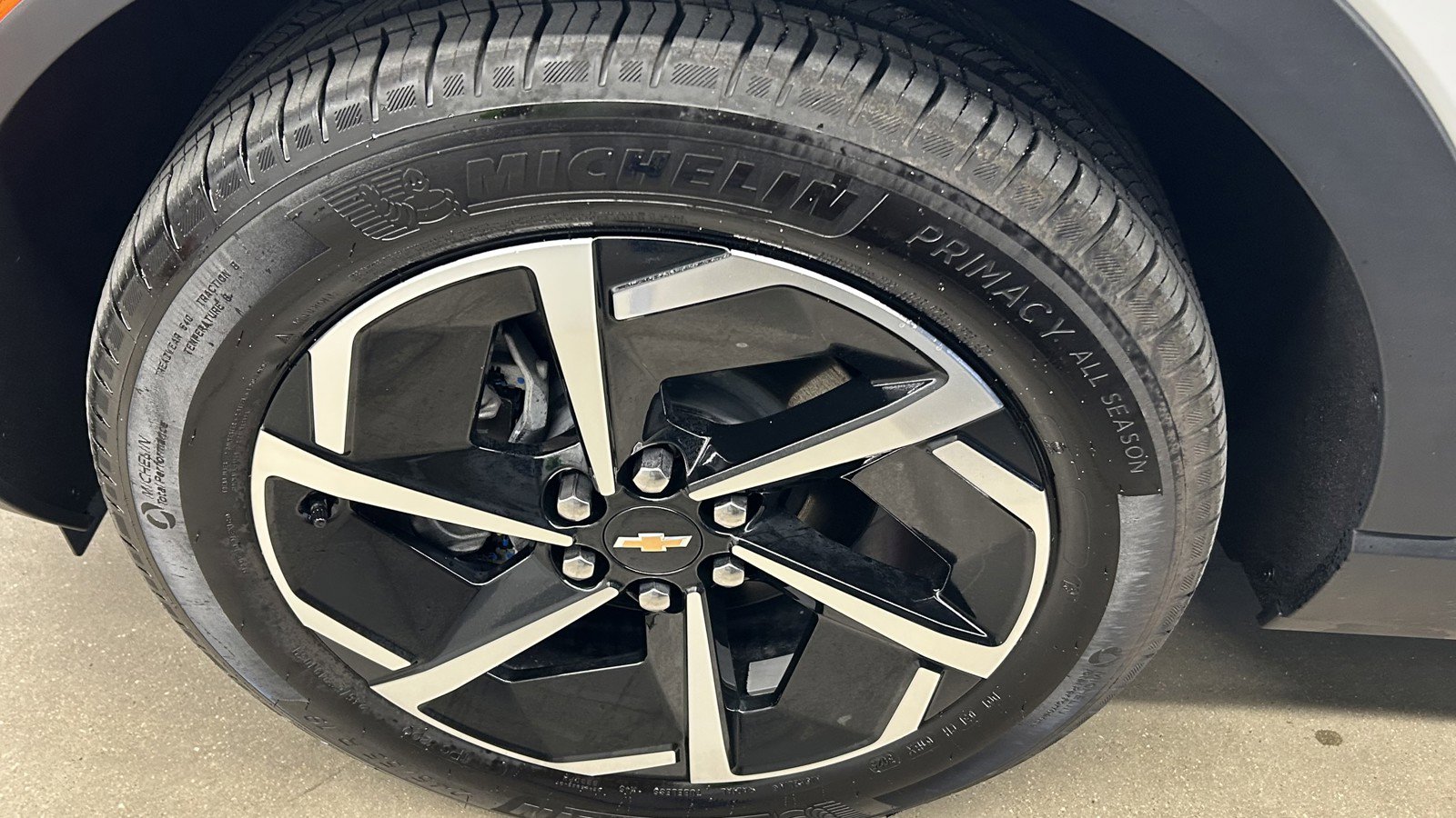 Used 2025 Chevrolet Equinox EV LT w/ Comfort Package image 18