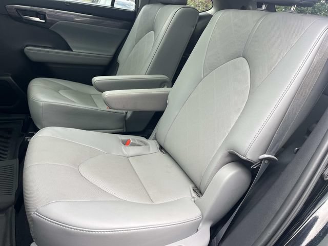 Used 2022 Toyota Highlander Platinum AWD/4WD image 22