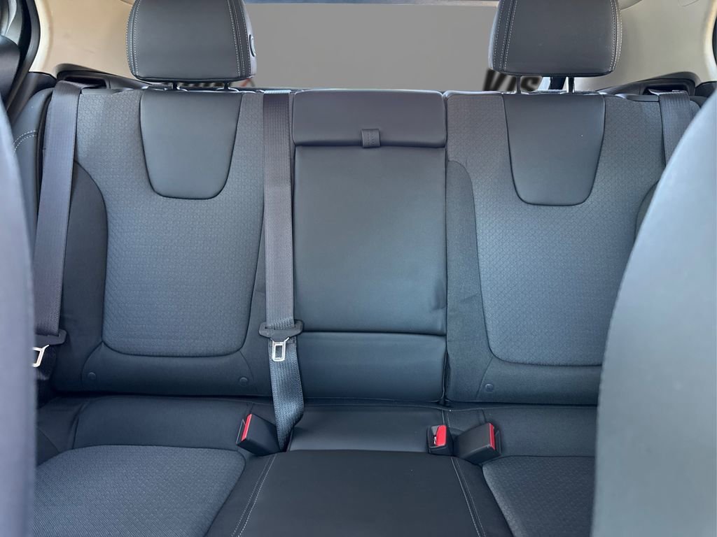 Used 2023 Buick Encore GX Select w/ Safety Package II image 18