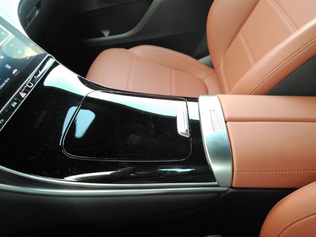 Used 2024 Mercedes-Benz GLC 300 w/ Driver Assistance Package image 40