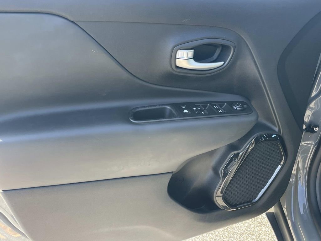 Used 2020 Jeep Renegade Altitude image 14