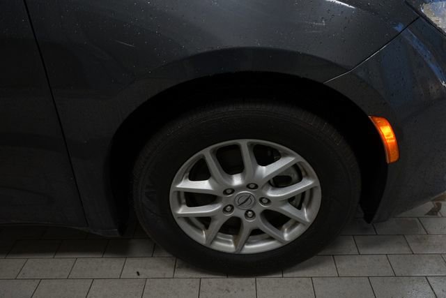 Used 2022 Chrysler Voyager LX image 6
