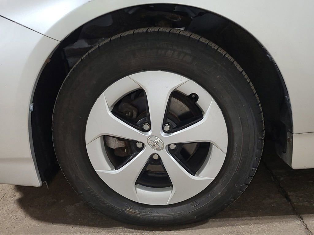 Used 2015 Toyota Prius Two image 4