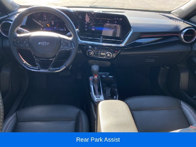 Certified 2025 Chevrolet Trax RS w/ Sunroof Package FWD image 5