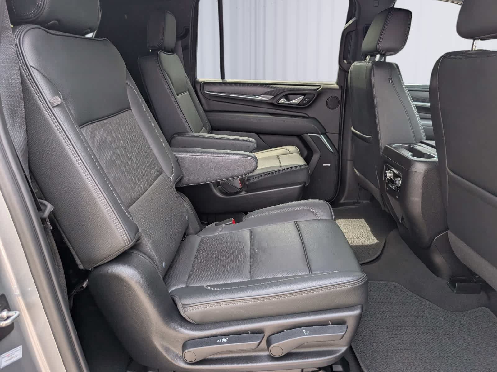 Certified 2024 GMC Yukon XL Denali AWD/4WD image 10