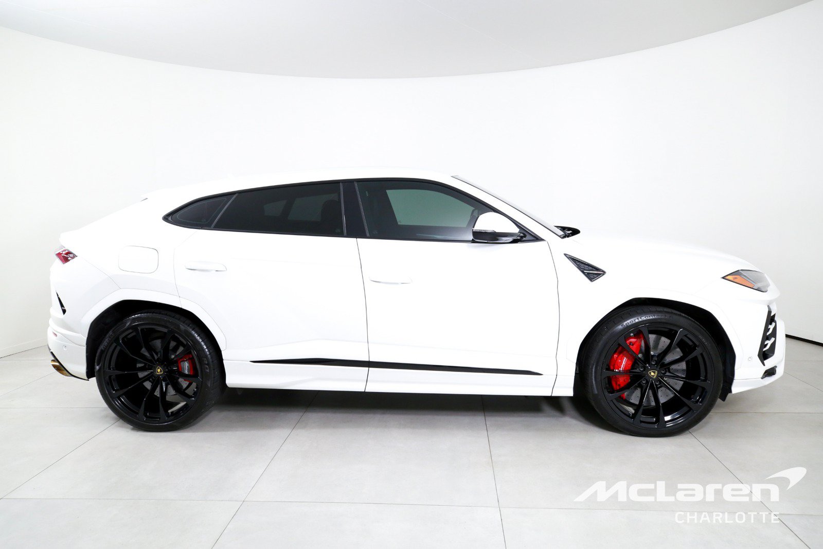 Used 2020 Lamborghini Urus AWD/4WD image 9