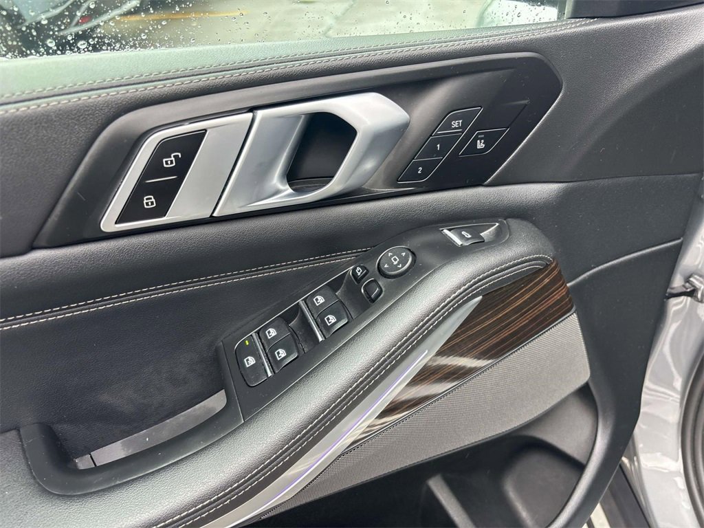 Used 2024 BMW X5 xDrive40i image 11