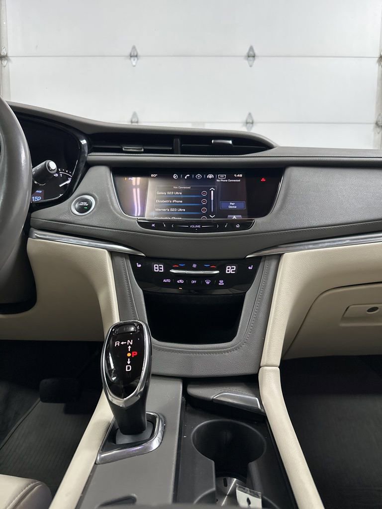Used 2017 Cadillac XT5 Luxury w/ Driver Awareness Package image 24