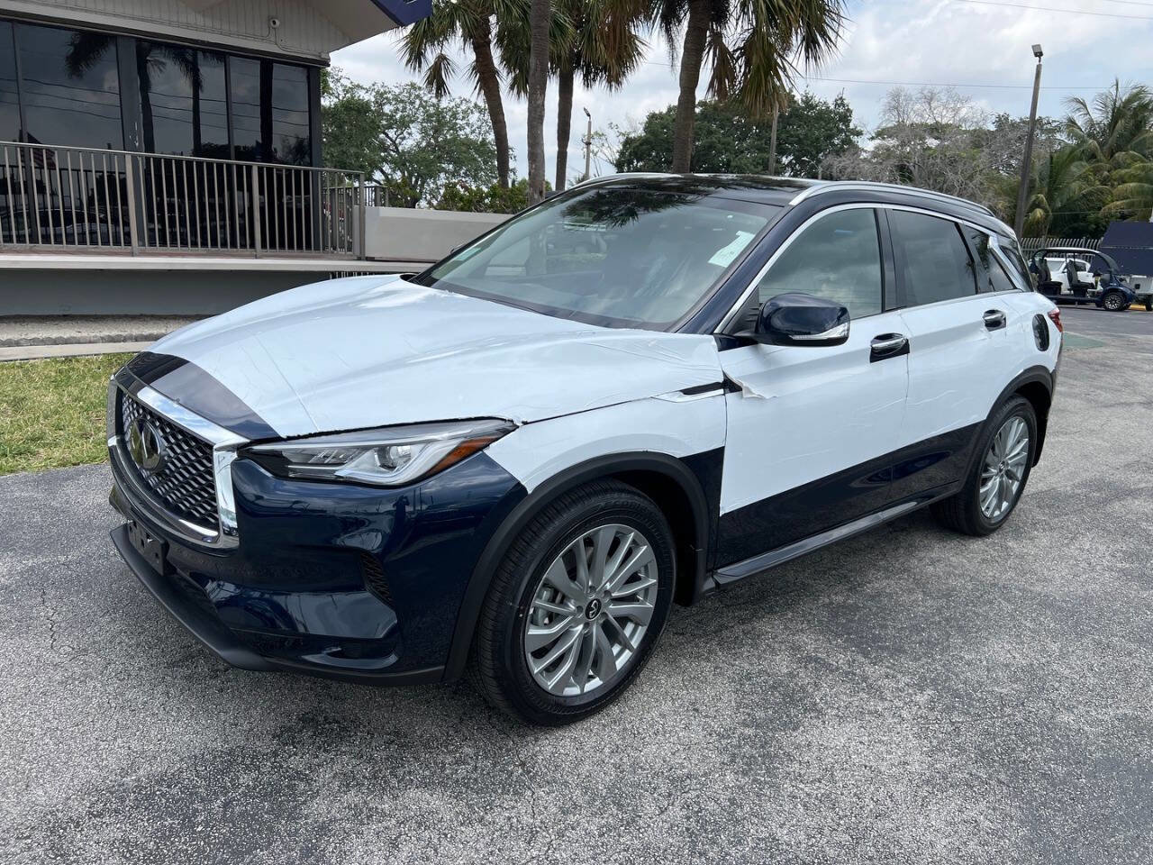 Used 2024 INFINITI QX50 Luxe image 2