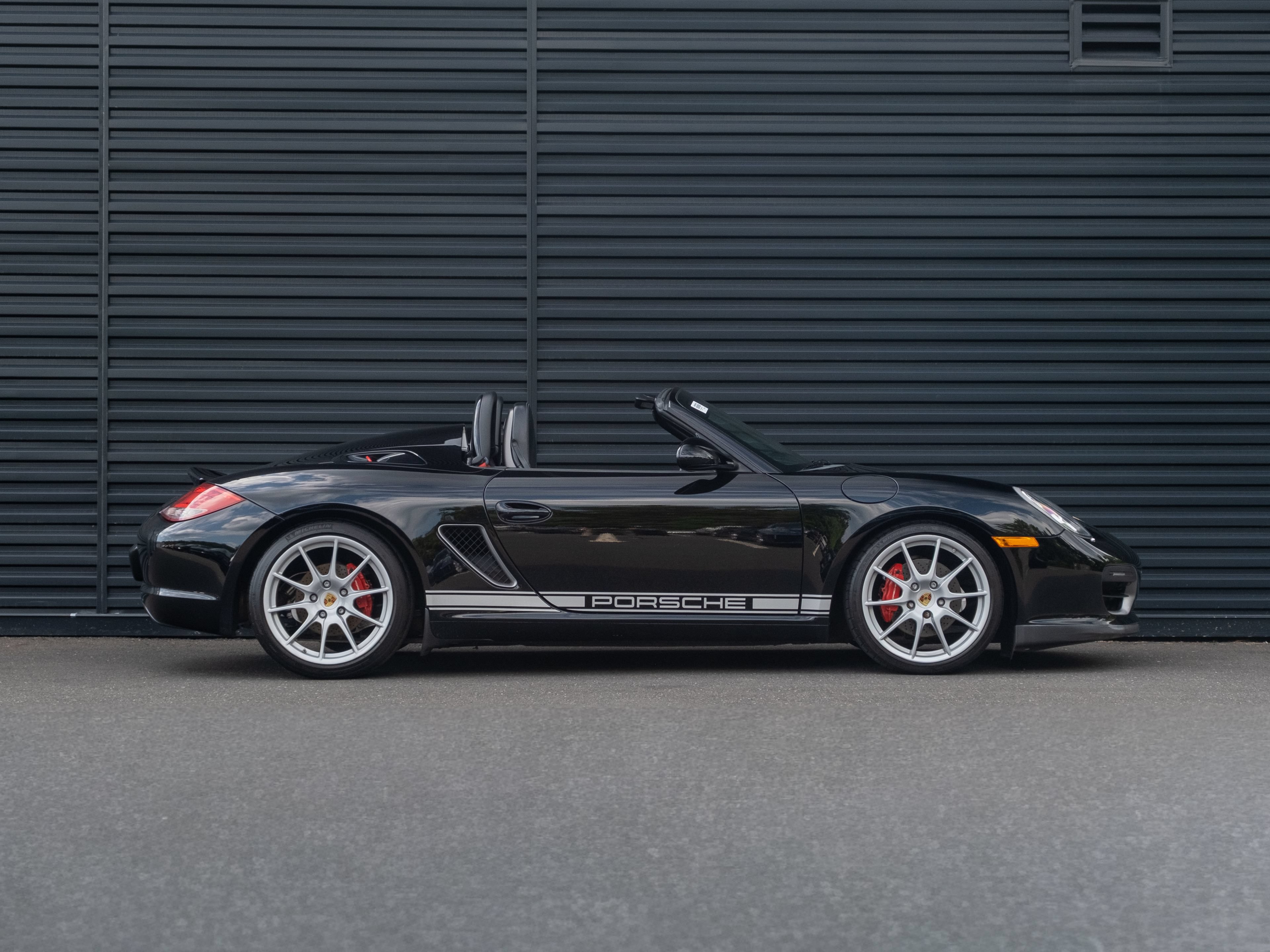Used 2011 Porsche Boxster Spyder RWD image 9