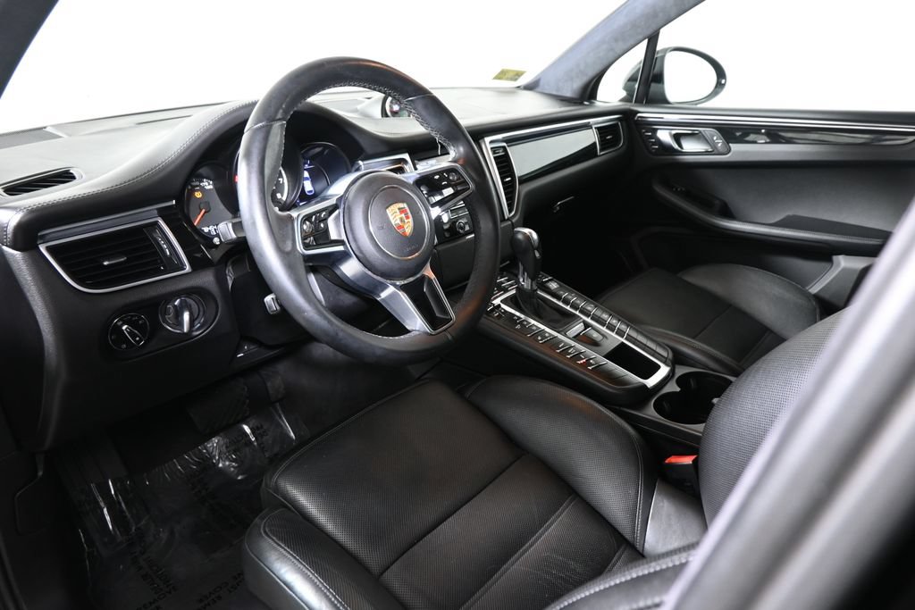 Used 2015 Porsche Macan Turbo AWD/4WD image 15