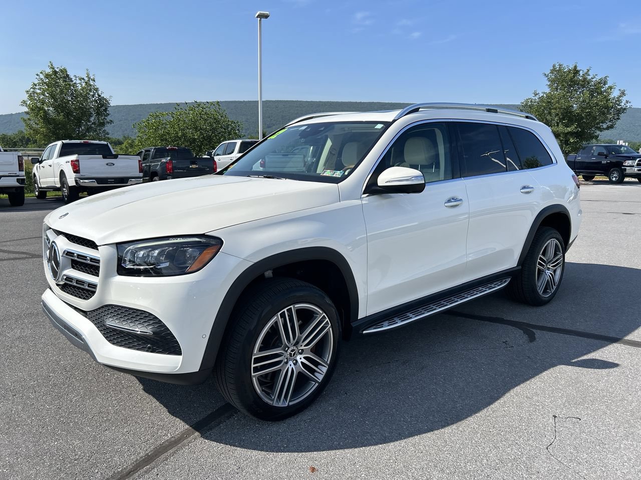 Used 2022 Mercedes-Benz GLS 450 4MATIC video 3
