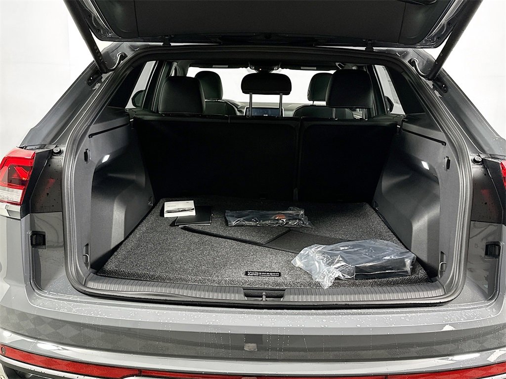 New 2025 Volkswagen Atlas Cross Sport SE image 16