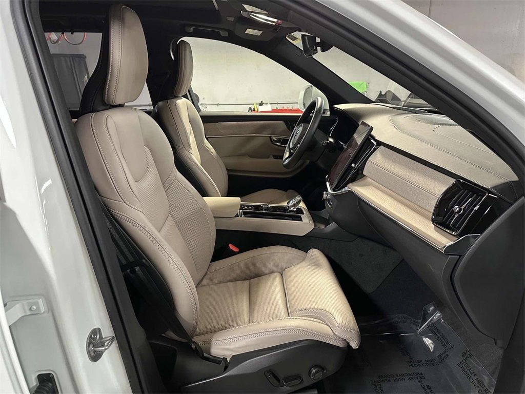 Used 2025 Volvo XC90 T8 Plus w/ Protection Package Premier image 18