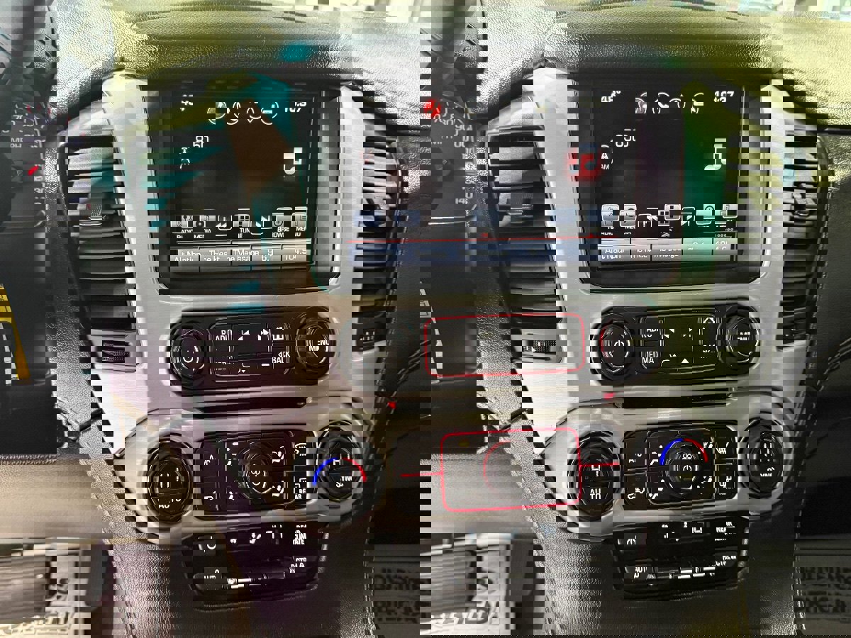 Used 2015 GMC Yukon XL SLE w/ Convenience Package image 18