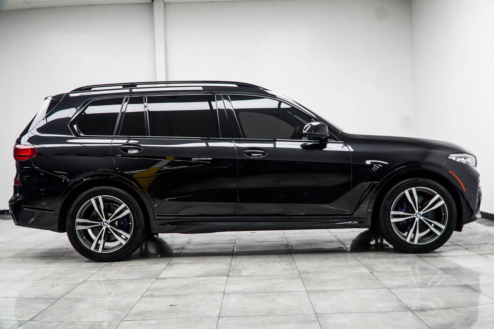 Used 2020 BMW X7 xDrive40i w/ M Sport Package AWD/4WD image 6