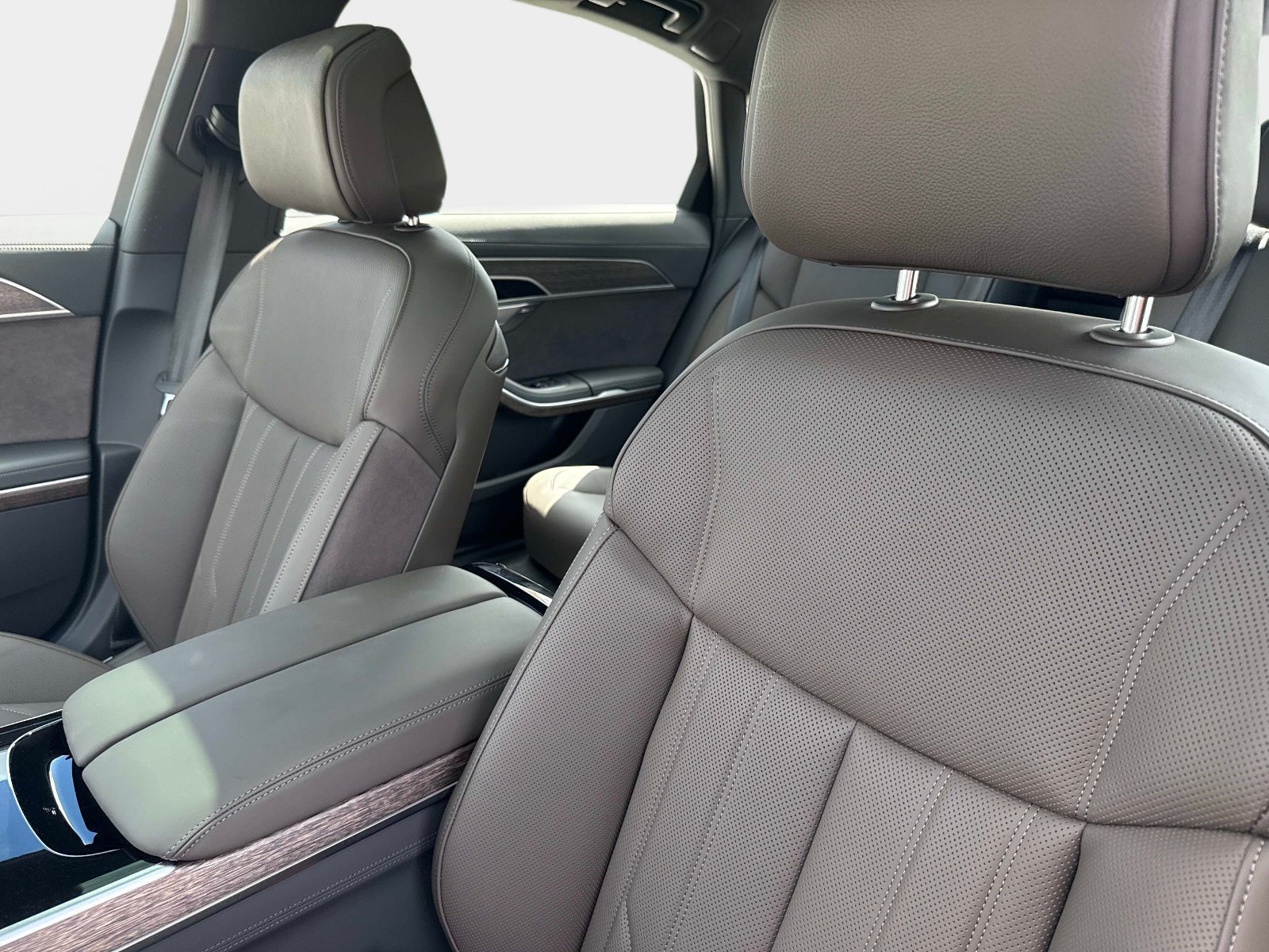 New 2027 Audi A8 L 3.0T AWD/4WD image 22