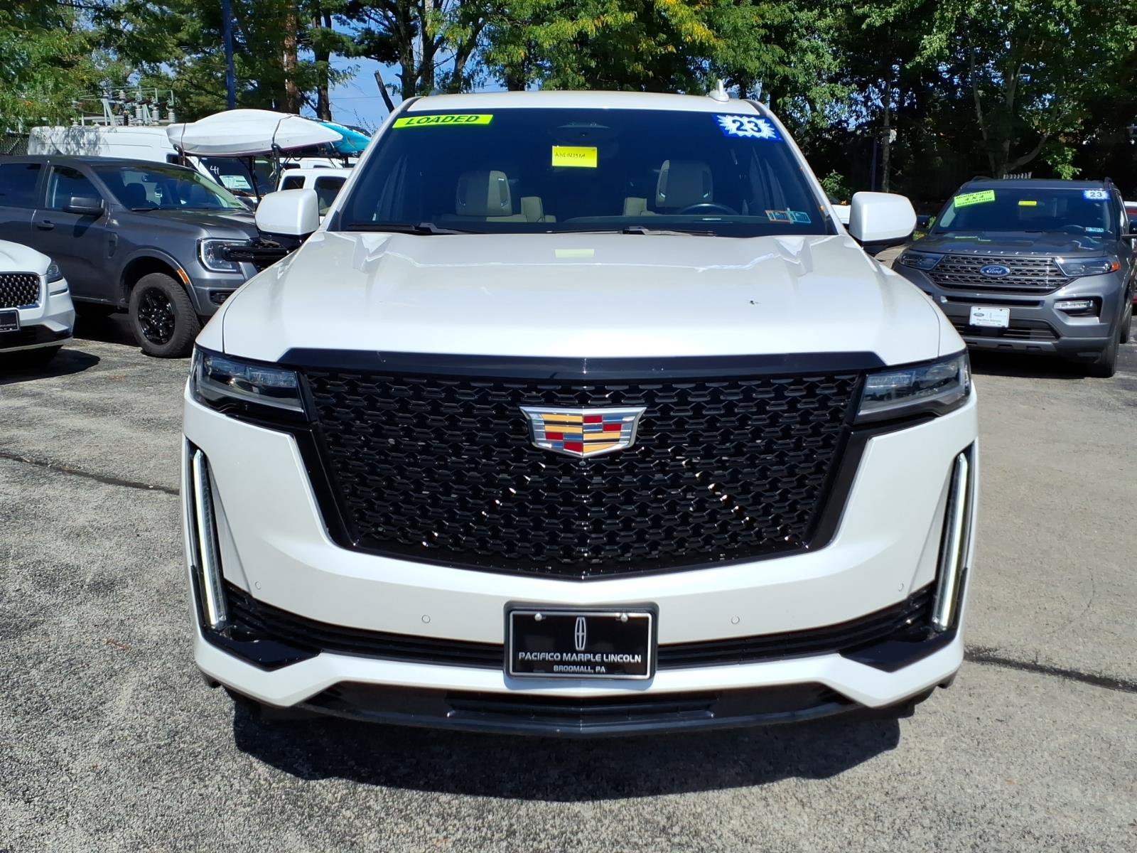 Used 2023 Cadillac Escalade Premium Luxury AWD/4WD image 8