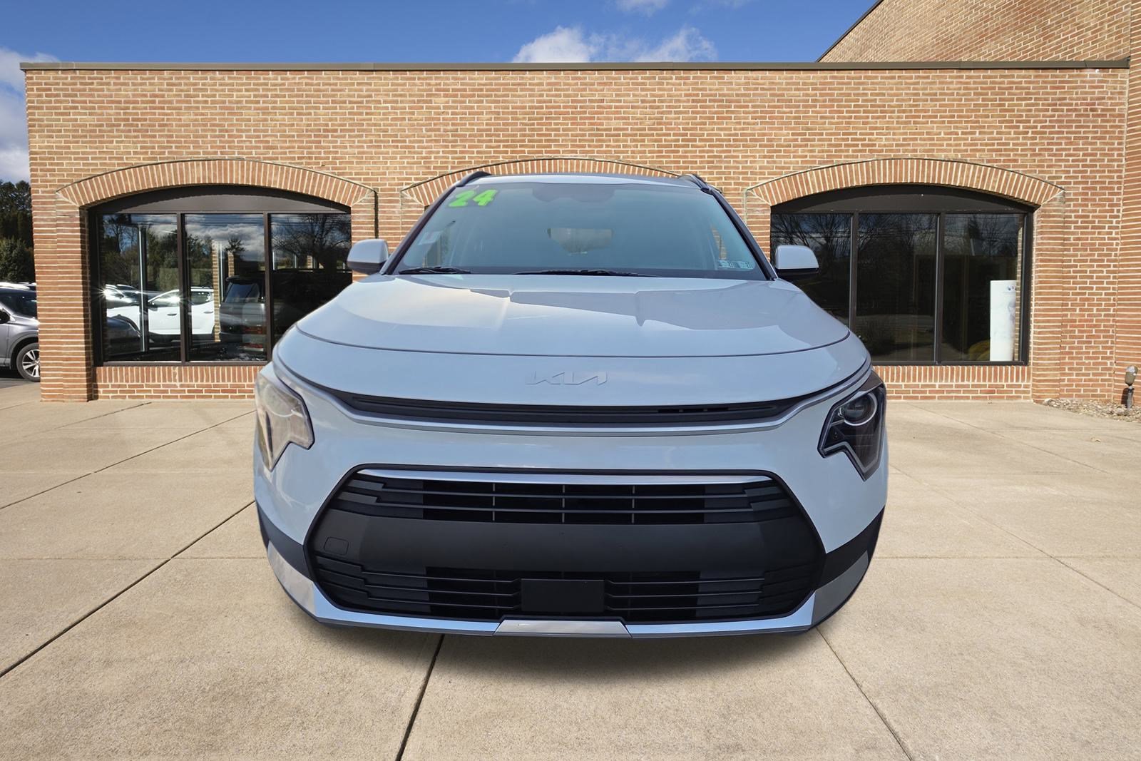 Used 2024 Kia Niro EX w/ EX Cold Weather Package image 9