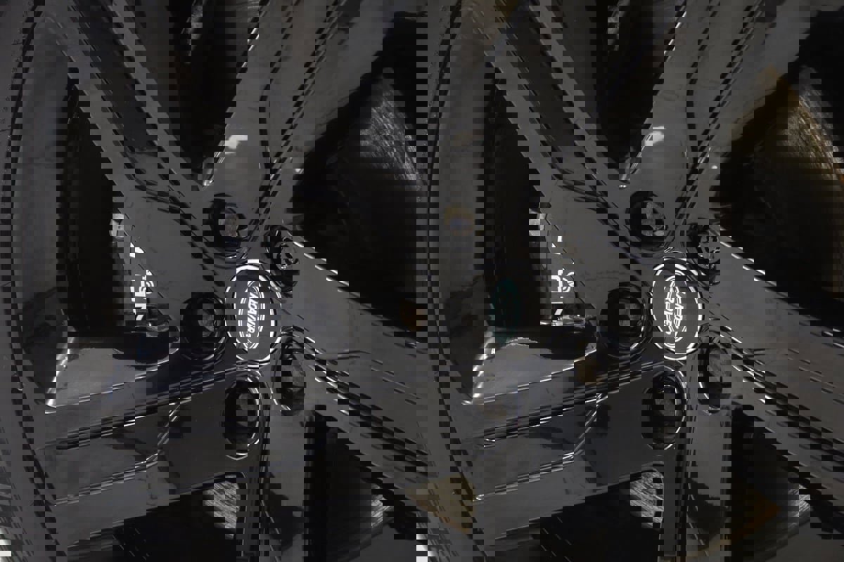 Used 2023 Land Rover Discovery Metropolitan Edition image 18