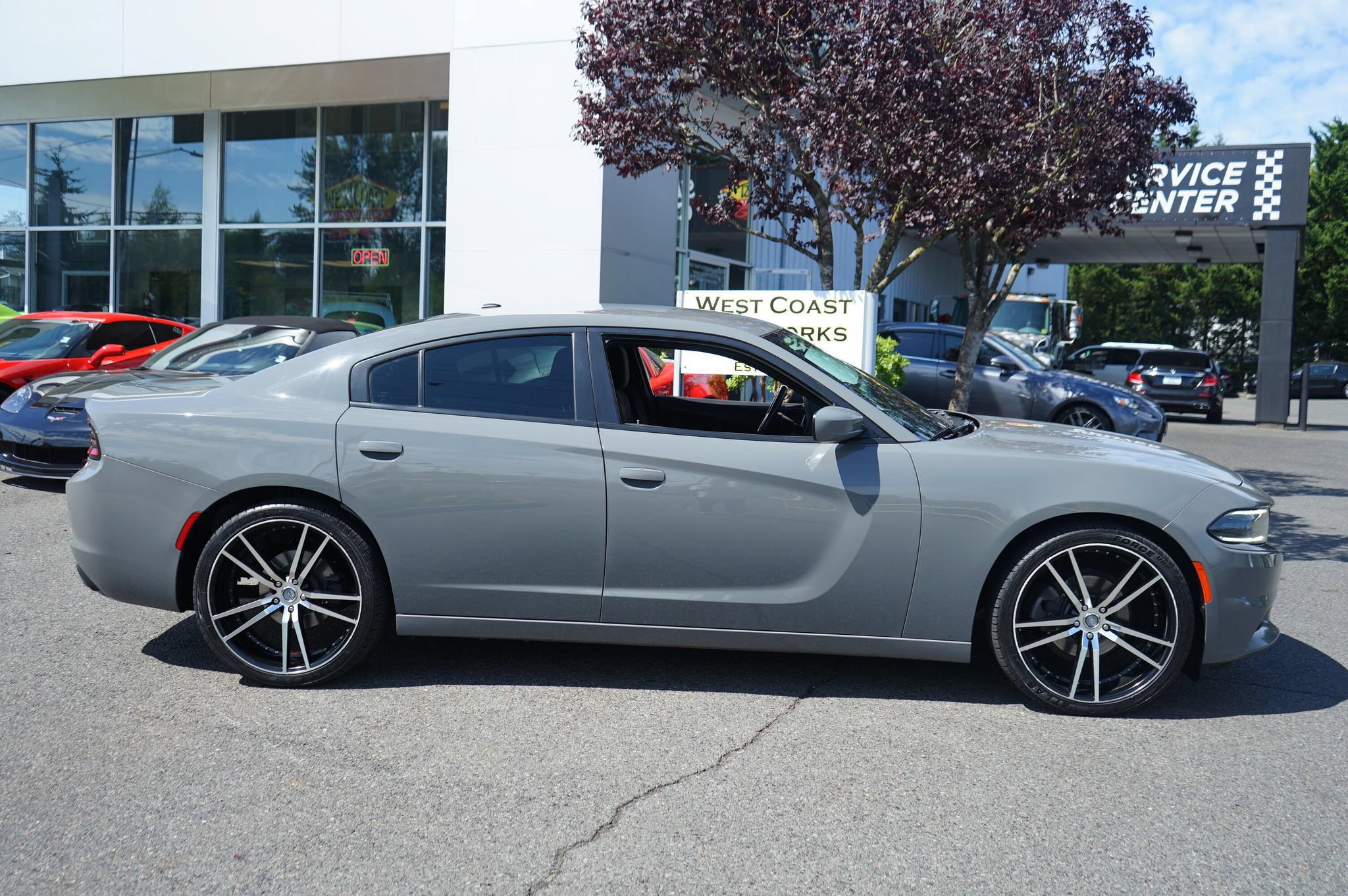 Used 2018 Dodge Charger SXT RWD image 6