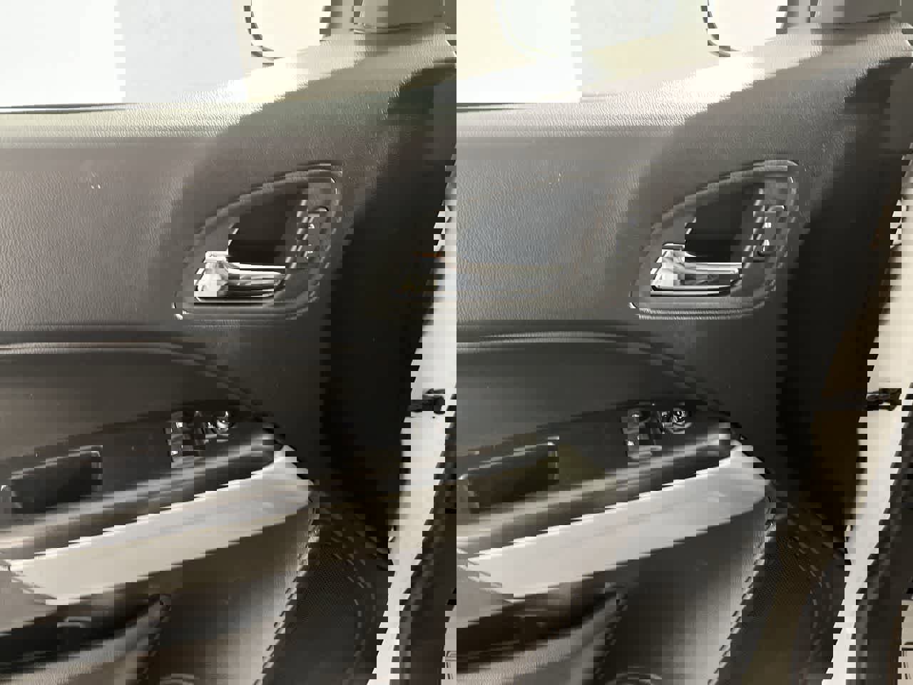 Used 2022 Chevrolet Colorado LT w/ Fleet Safety Package image 13