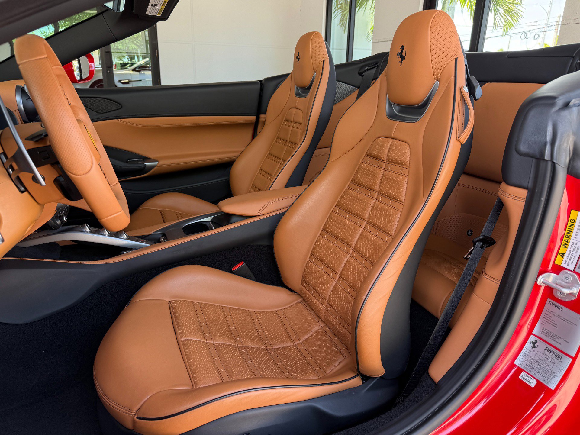 Used 2019 Ferrari Portofino RWD image 28