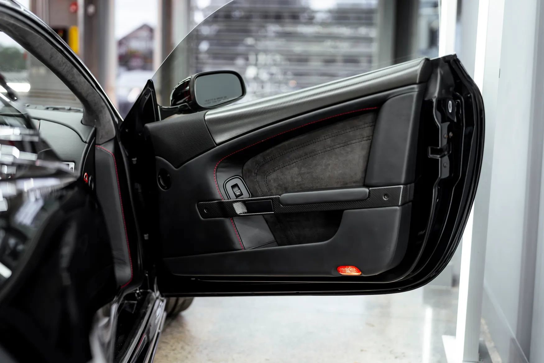 Used 2009 Aston Martin DBS Coupe RWD image 24