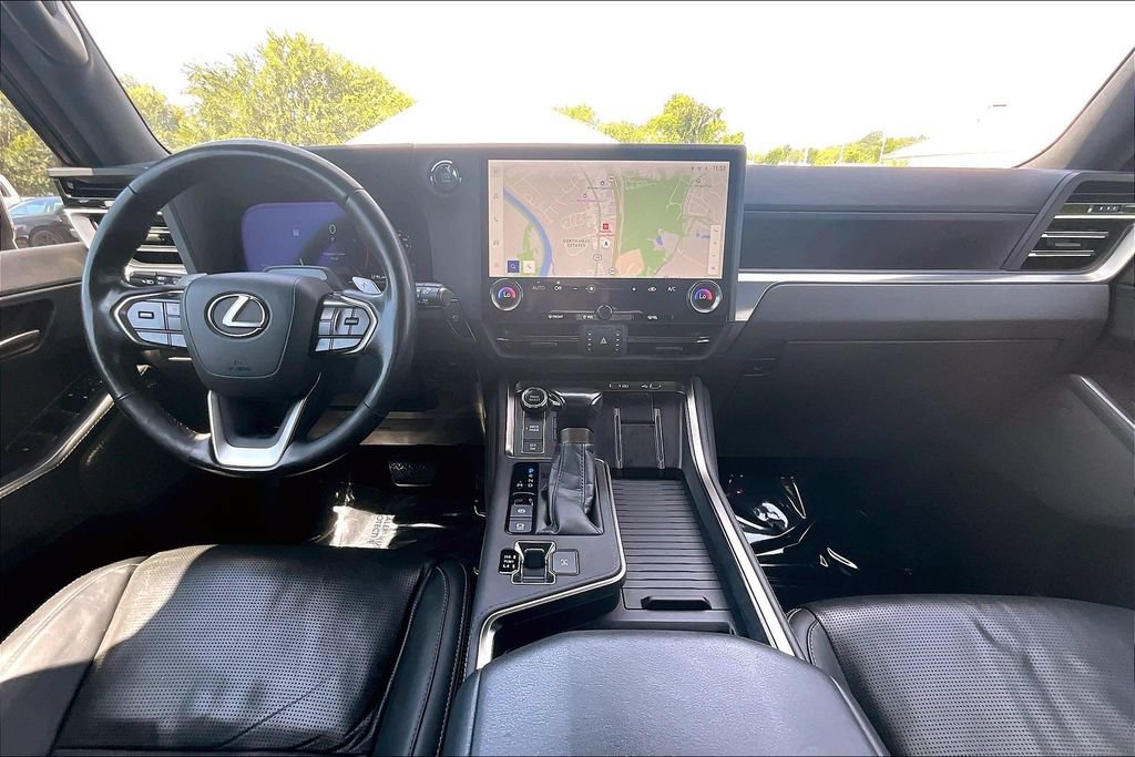 Used 2024 Lexus GX 550 w/ Cold Area Package AWD/4WD image 9