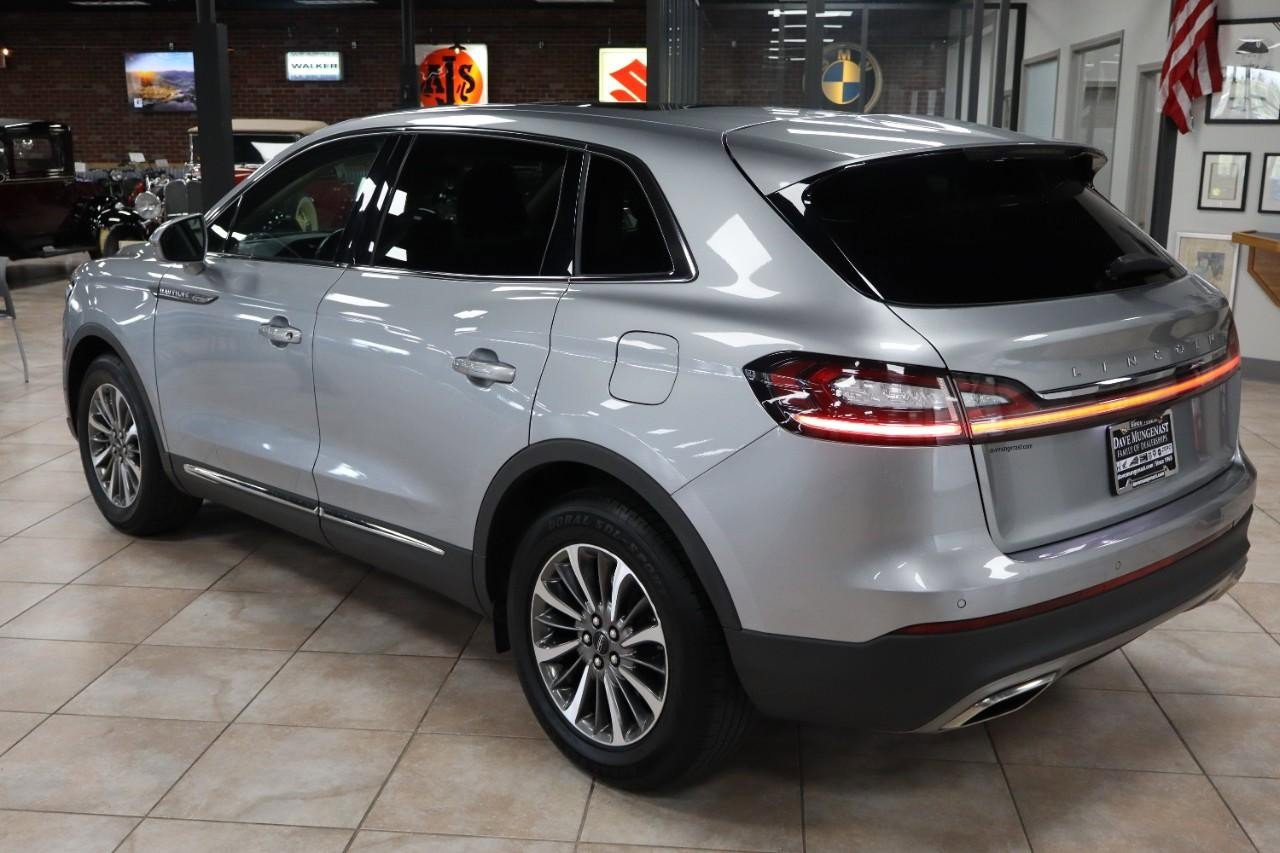 Used 2023 Lincoln Nautilus Reserve image 3