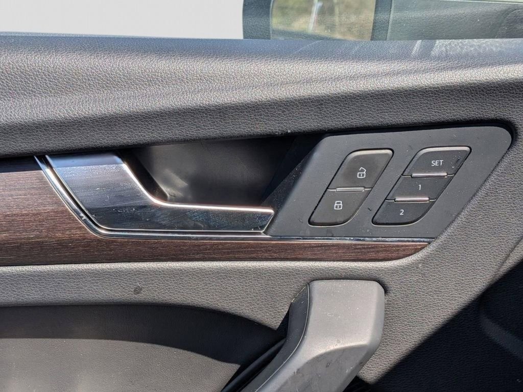 Used 2024 Audi Q5 2.0T Premium Plus image 12