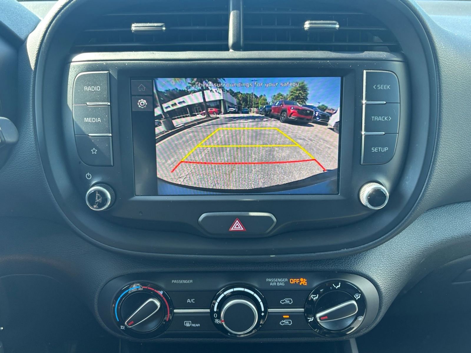 Used 2025 Kia Soul LX w/ LX Technology Package FWD image 24