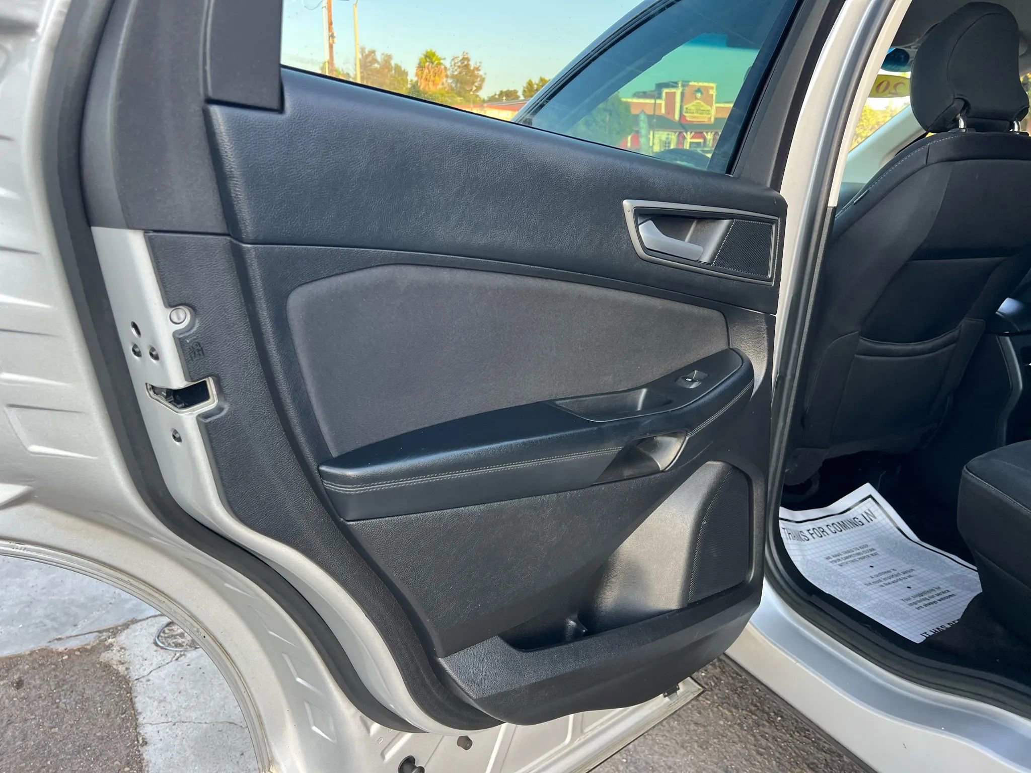 Used 2017 Ford Edge SE FWD image 26