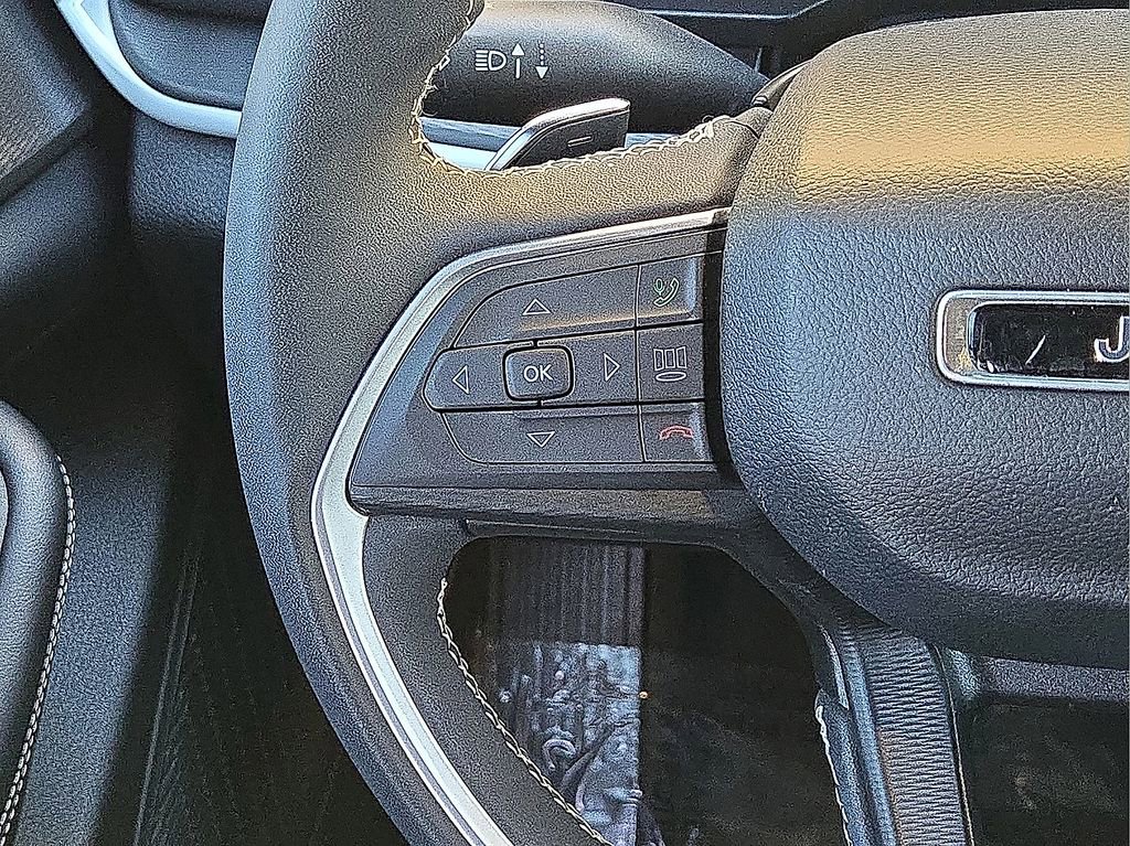 Used 2023 Jeep Grand Cherokee Altitude image 20