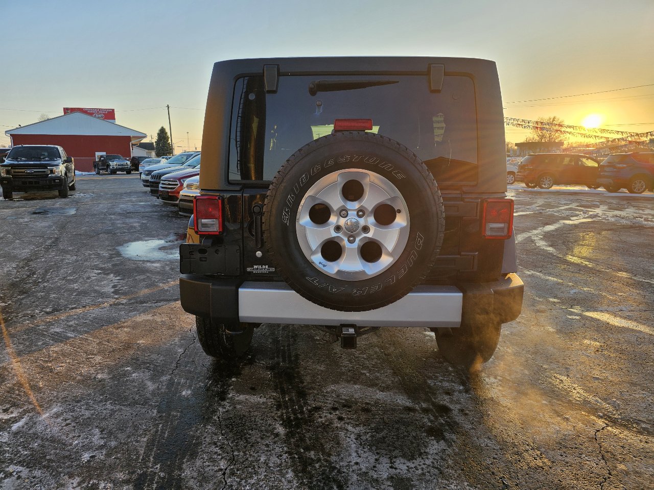 Used 2015 Jeep Wrangler Unlimited Sahara w/ Connectivity Group image 30