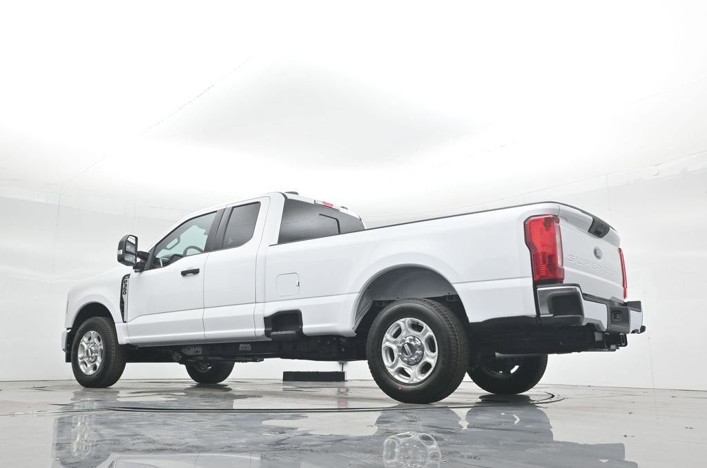 New 2026 Ford F350 XLT image 49