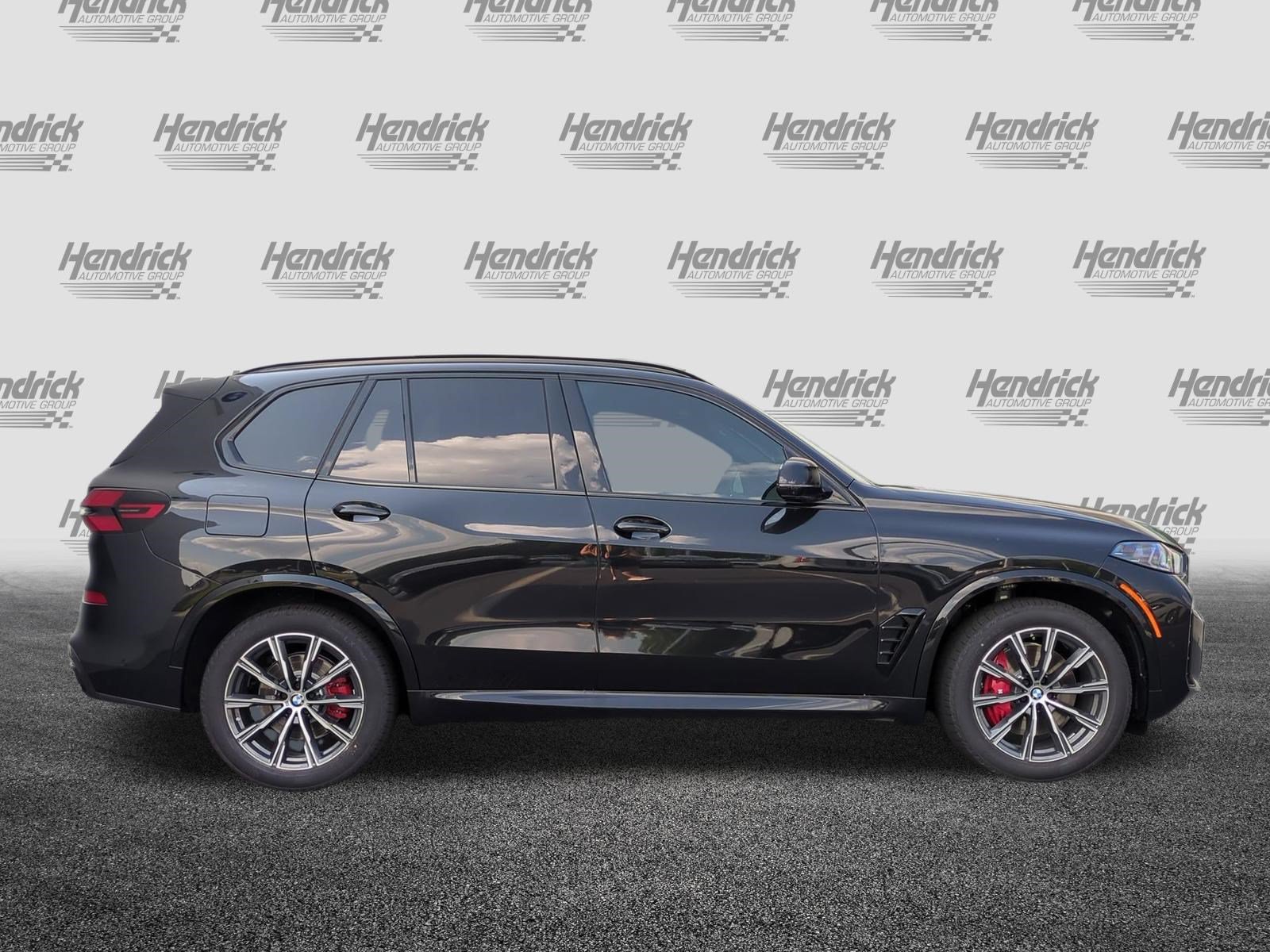 New 2026 BMW X5 xDrive40i w/ M Sport Package AWD/4WD image 11