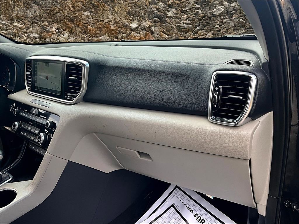 Used 2022 Kia Sportage EX w/ EX Technology Package image 14