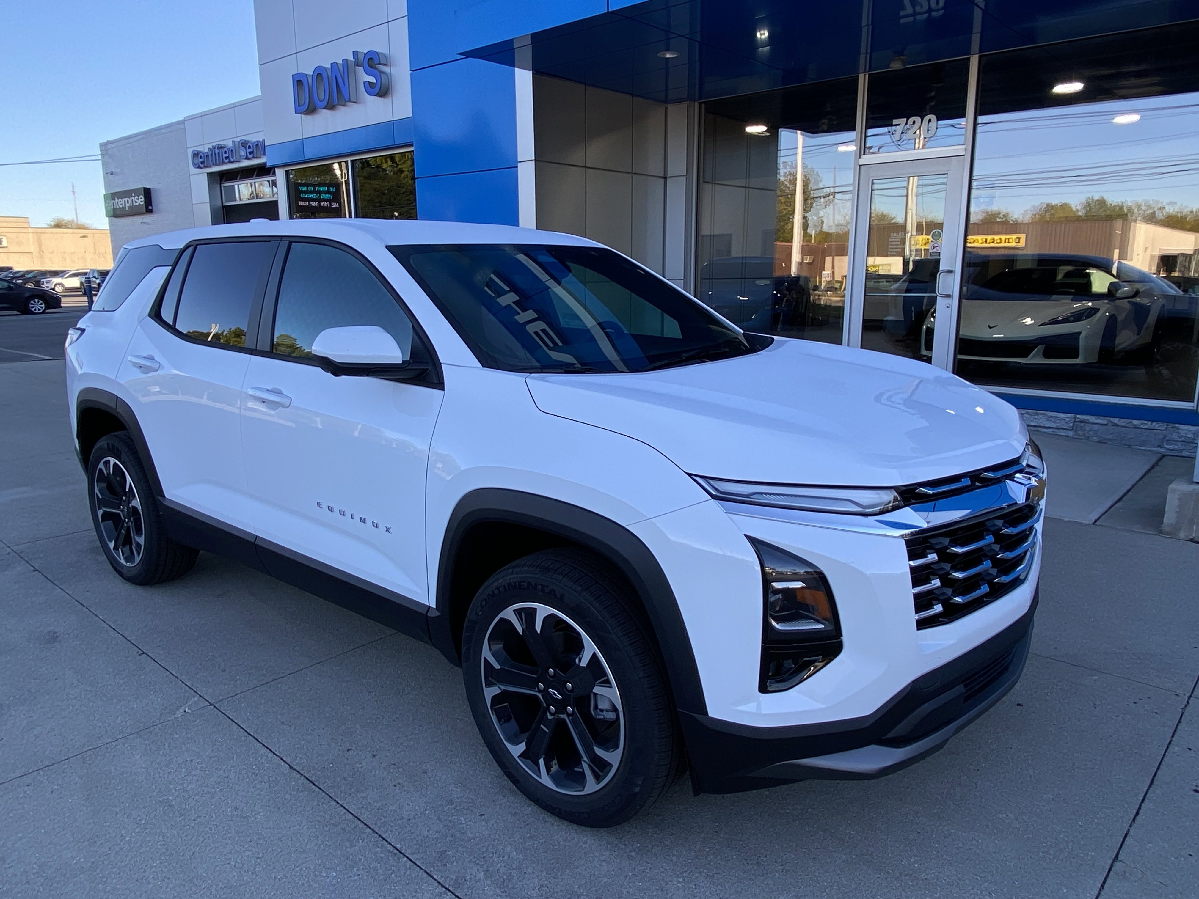 New 2026 Chevrolet Equinox LT w/ Convenience Package II image 3