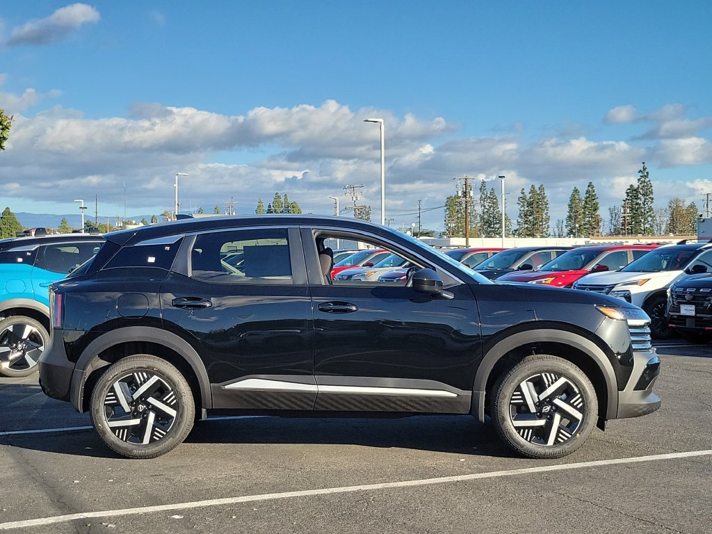 New 2026 Nissan Kicks SV w/ SV Premium Package FWD image 7
