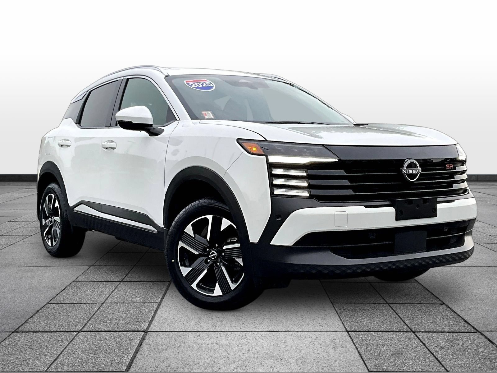 Certified 2025 Nissan Kicks SR AWD/4WD image 1