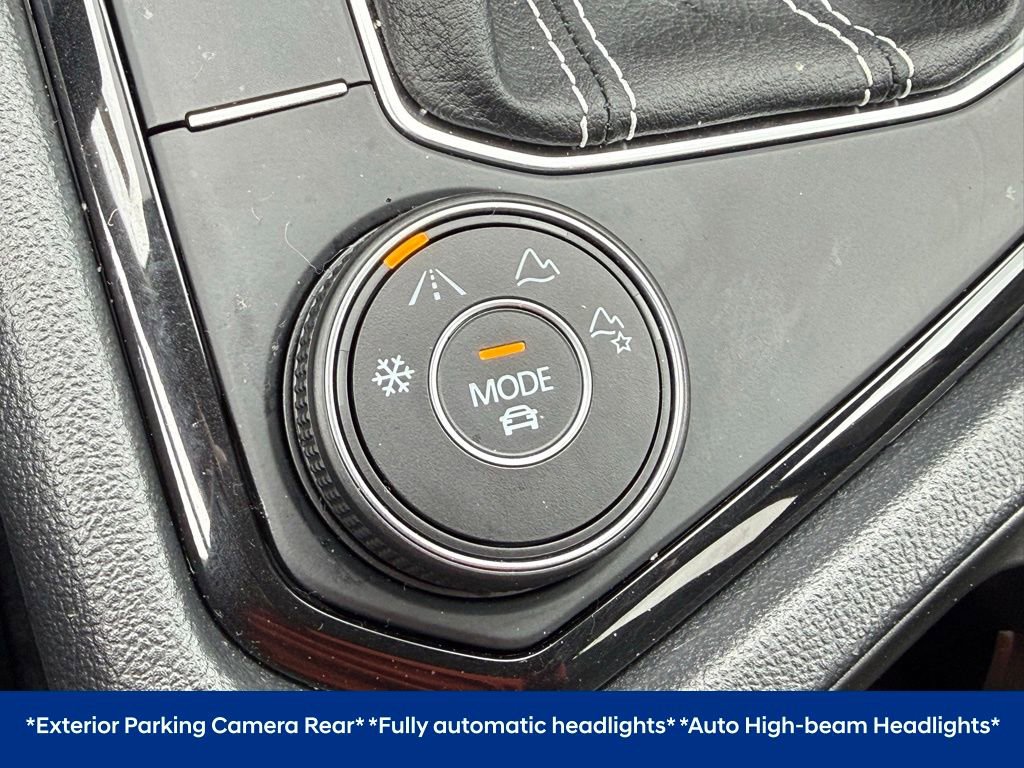 Certified 2023 Volkswagen Taos SE image 7