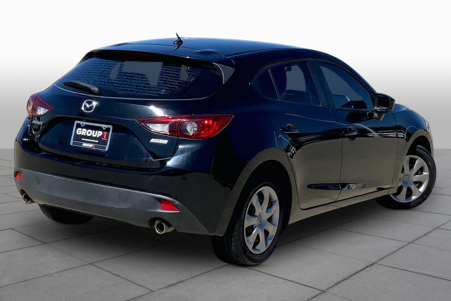 Used 2016 MAZDA MAZDA3 i Sport FWD image 12