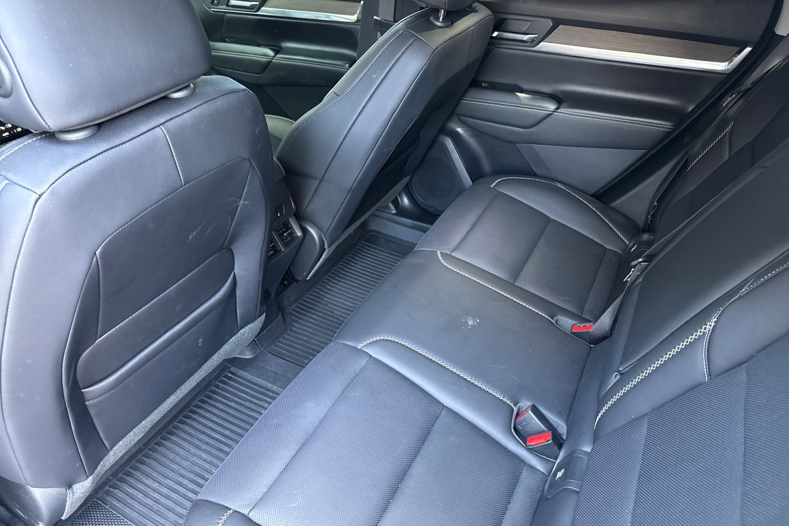 Used 2026 GMC Terrain Denali w/ LPO, Floor Liner Package AWD/4WD image 15