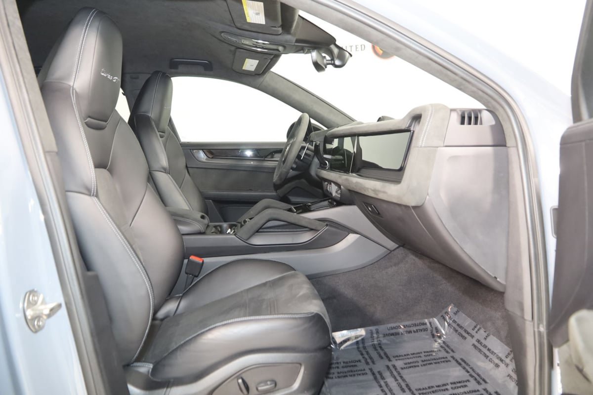 Used 2024 Porsche Cayenne Turbo GT image 13