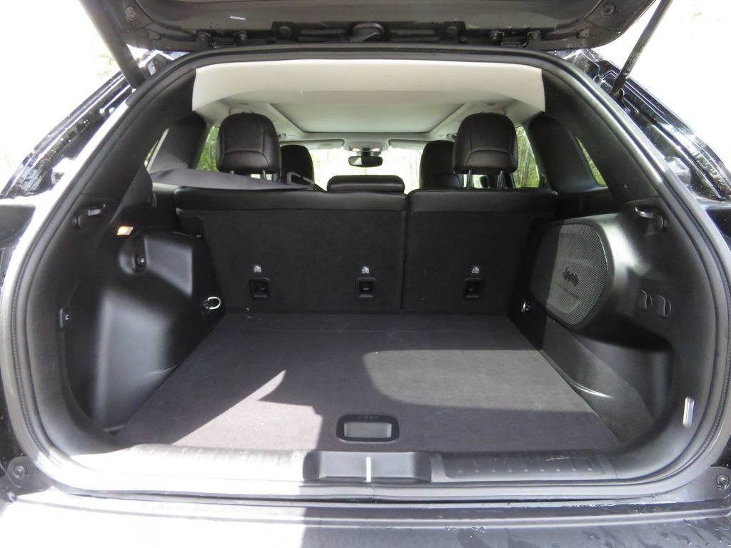 Used 2022 Jeep Cherokee Limited AWD/4WD image 17